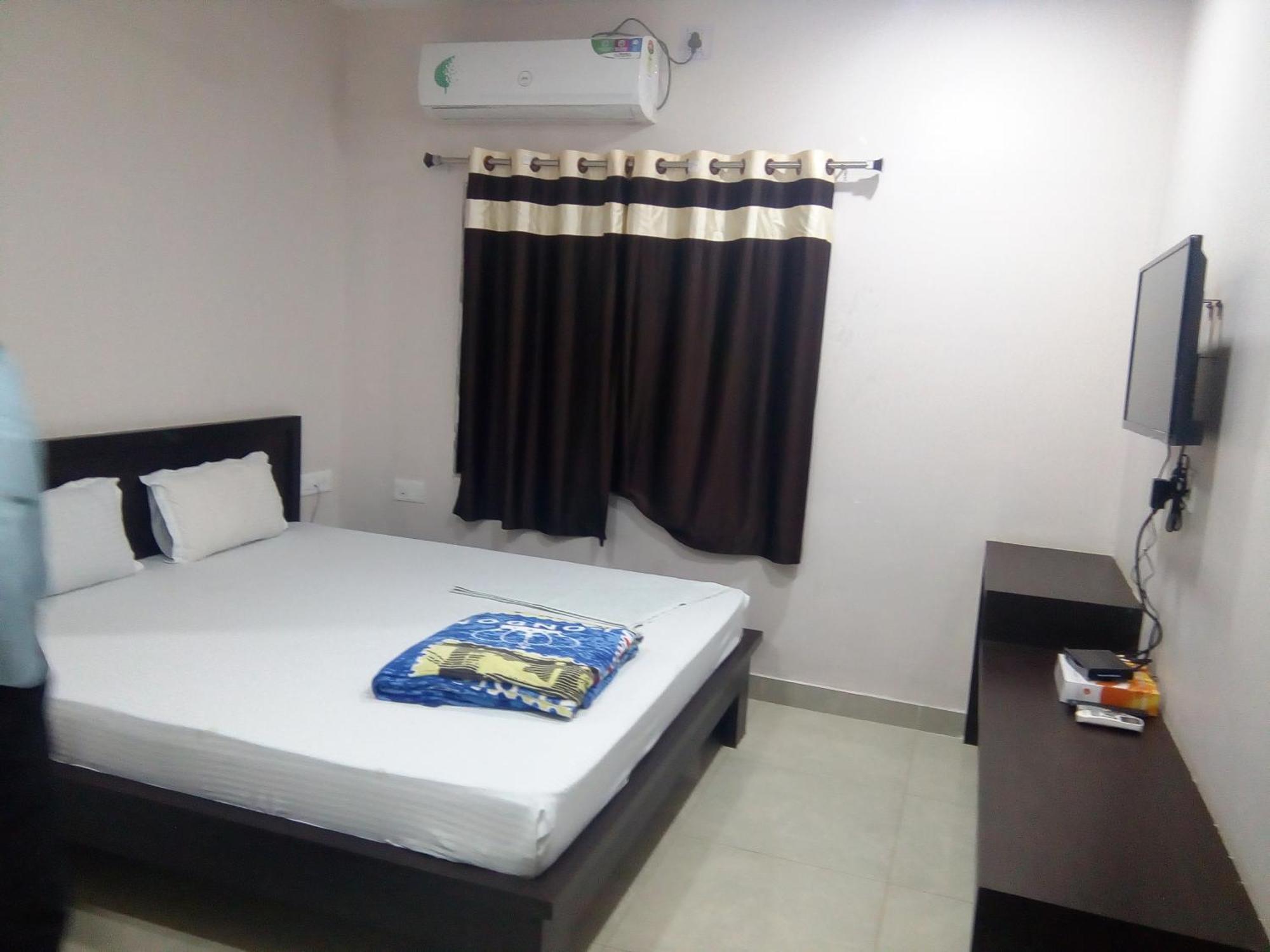 Balangir Hotel Indraprasth מראה חיצוני תמונה